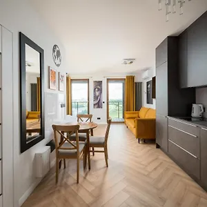  Apartament Premium Klobucka Airport Polska